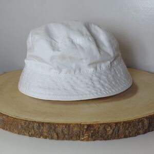 Janie and Jack - White Chin Strap Baby Bucket Hat - 6-12 Months